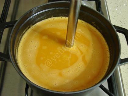 Erişteli Kırmızı Mercimek Çorbası