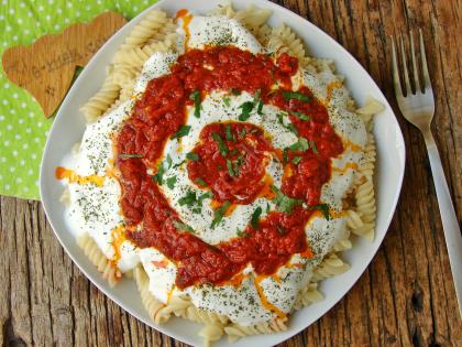 Salçalı Yoğurtlu Makarna