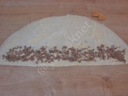 Fırında Kıymalı Börek