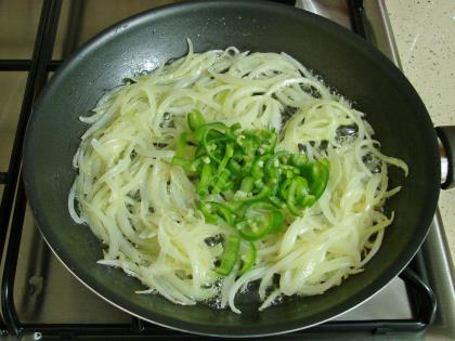 Soğanlı Mantarlı Omlet