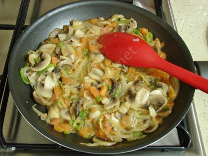 Soğanlı Mantarlı Omlet