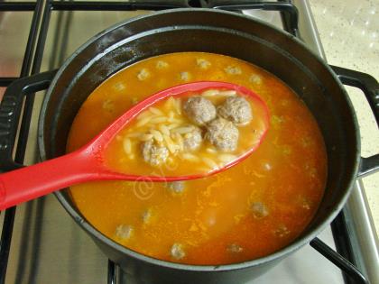 Köfteli Şehriye Çorbası