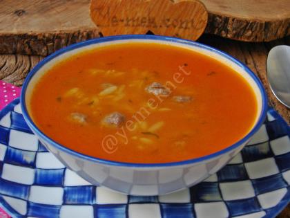 Köfteli Şehriye Çorbası