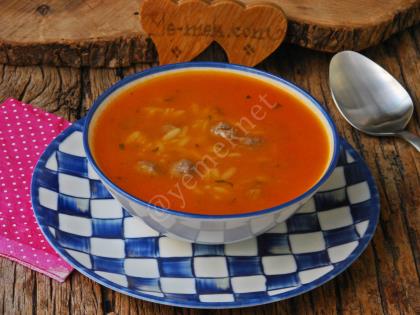 Köfteli Şehriye Çorbası