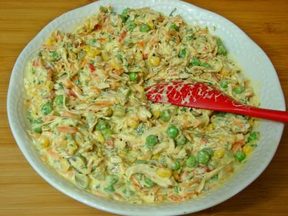 Sebzeli Tavuk Salatası