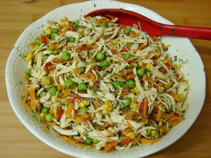 Sebzeli Tavuk Salatası