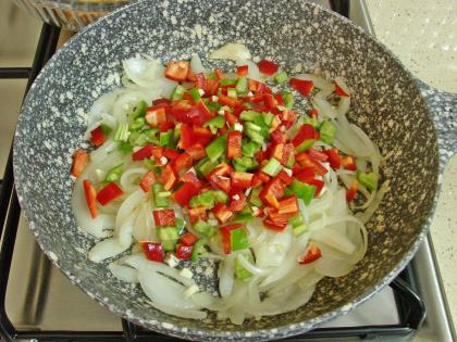 Sebzeli Soslu Tavuk Yemeği