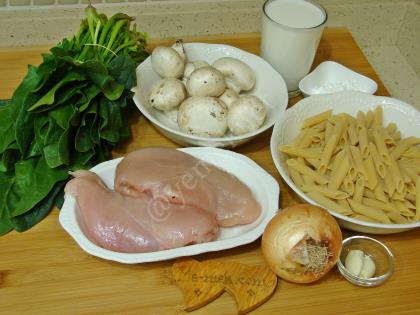 Tavuklu Ispanaklı Makarna