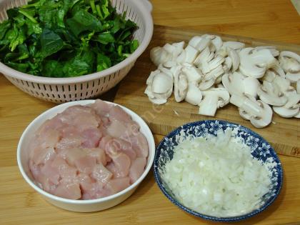 Tavuklu Ispanaklı Makarna