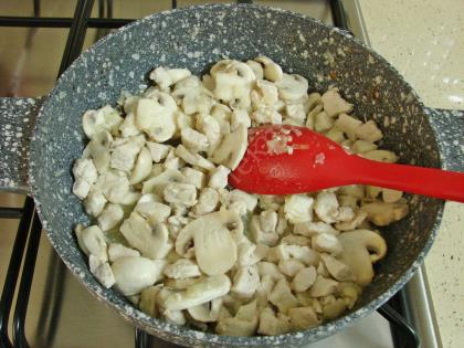 Tavuklu Ispanaklı Makarna