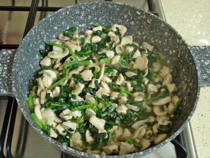 Tavuklu Ispanaklı Makarna