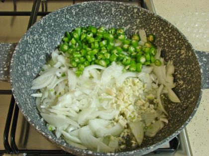 Domatesli Patlıcan Yemeği