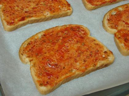 Sucuklu Ekmek Dilimleri