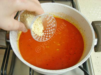 Arpa Şehriyeli Tarhana Çorbası