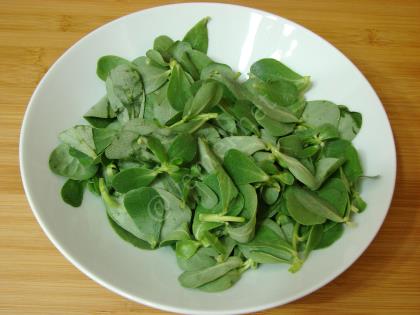 Çilekli Semizotu Salatası