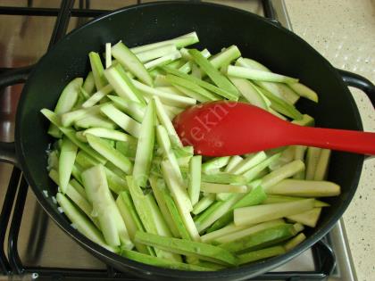 Domatesli Kabak Yemeği