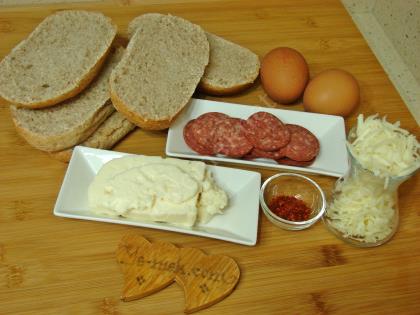 Fırında Peynirli Sucuklu Ekmek