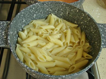 Kırmızı Biber Soslu Makarna