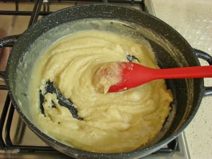 Pekmezli Un Helvası