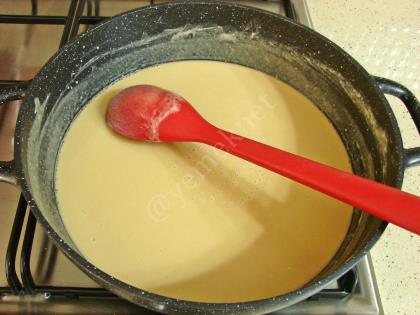 Pekmezli Un Helvası