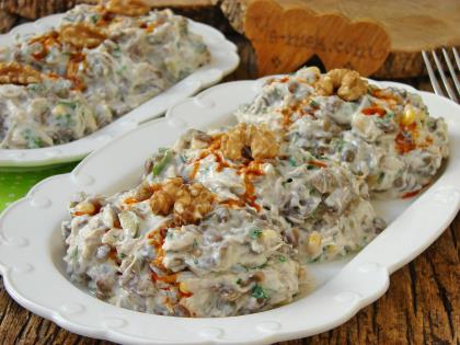Tavuklu Yoğurtlu Mercimek Salatası
