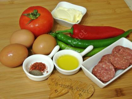 Biberli Sucuklu Yumurta