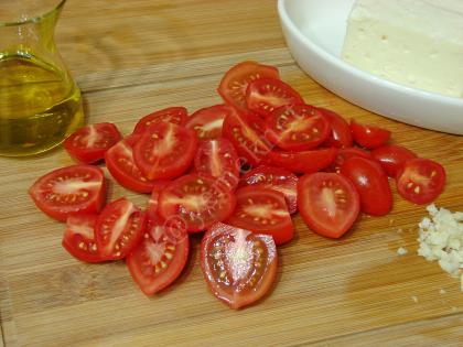 Domatesli Peynirli Makarna