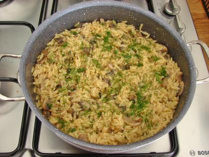 Mantarlı Arpa Şehriye Pilavı