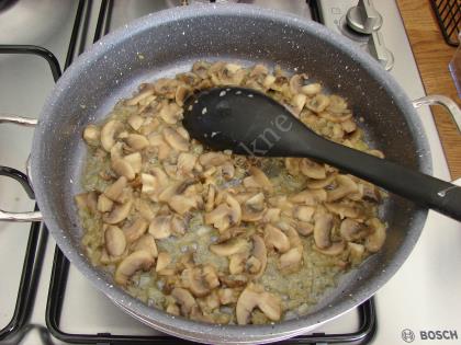 Mantarlı Arpa Şehriye Pilavı