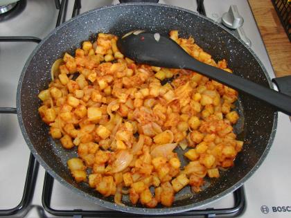 Salçalı Patatesli Yumurta