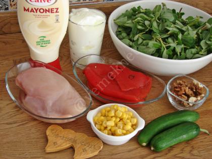 Tavuklu Semizotu Salatası