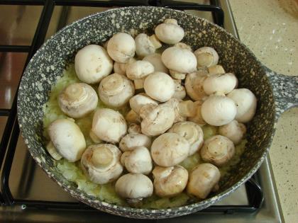 Bütün Mantar Kavurması