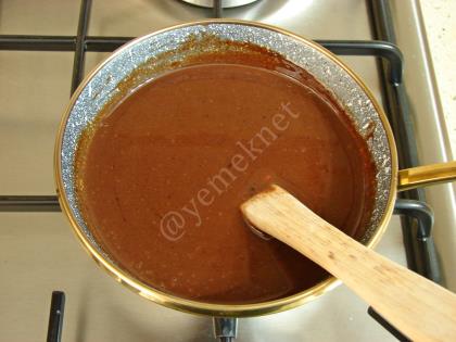 Çikolata Soslu Un Helvası