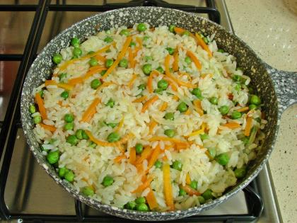 Havuçlu Bezelyeli Pilav