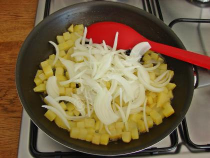 Patatesli Kıymalı Yumurta