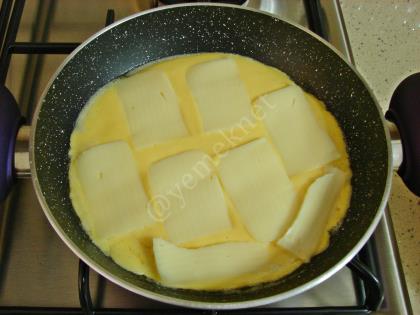 Kaşar Peynirli Mısır Ekmeği