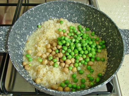 Nohutlu Bezelyeli Pilav