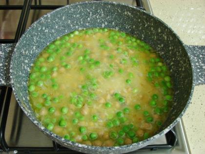 Nohutlu Bezelyeli Pilav