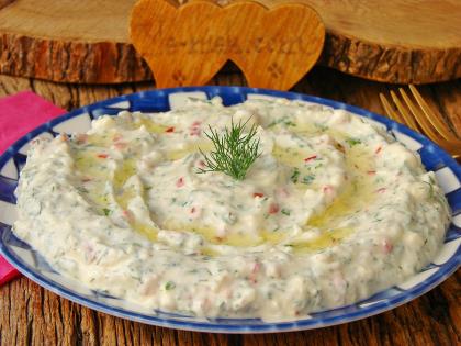 Peynirli Yoğurt Mezesi