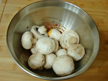 Fırında Sebzeli Soslu Mantar