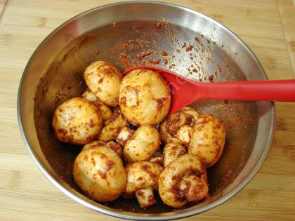 Fırında Sebzeli Soslu Mantar