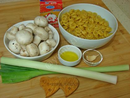 Pırasalı Mantarlı Makarna