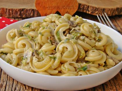Pırasalı Mantarlı Makarna