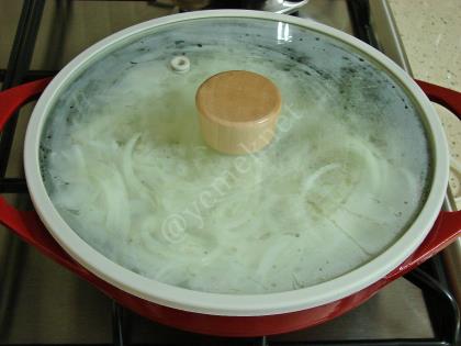 Soğanlı Yumurta Kapama