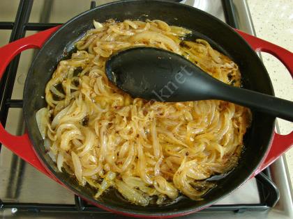 Soğanlı Yumurta Kapama