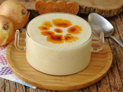 Sütlü Soğan Çorbası