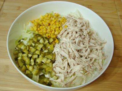 Tavuklu Göbek Marul Salatası