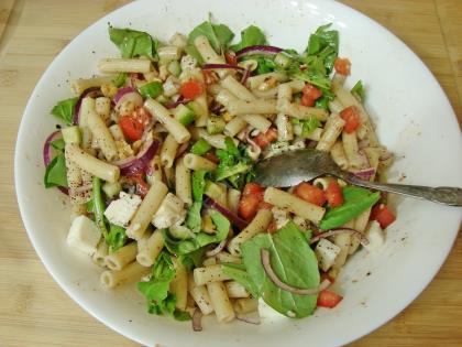 Rokalı Makarna Salatası