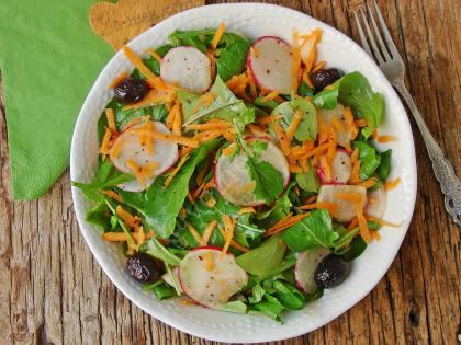 Havuçlu Turplu Roka Salatası