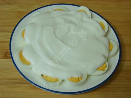 Kahvaltılık Yoğurtlu Yumurta